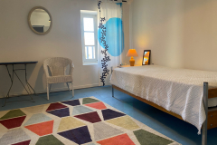 chambre 4 single bedroom